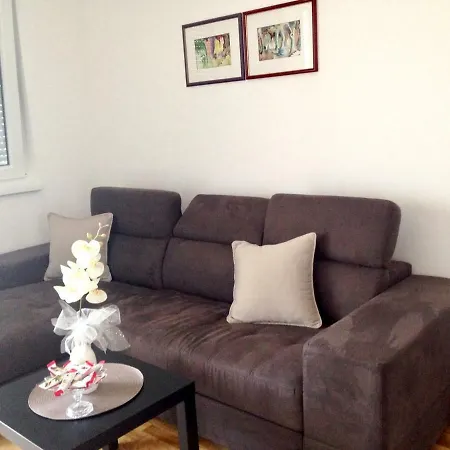The Riverside Penthouse Studio