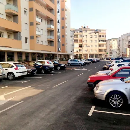 The Riverside Penthouse Studio Lägenhet Podgorica
